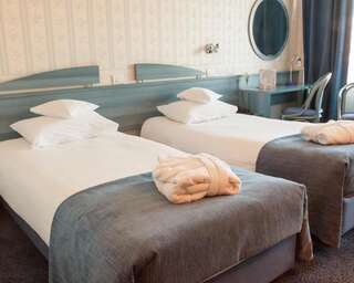 Отель Continental Forum Arad Арад Стандартный двухместный номер с 2 отдельными кроватями-3